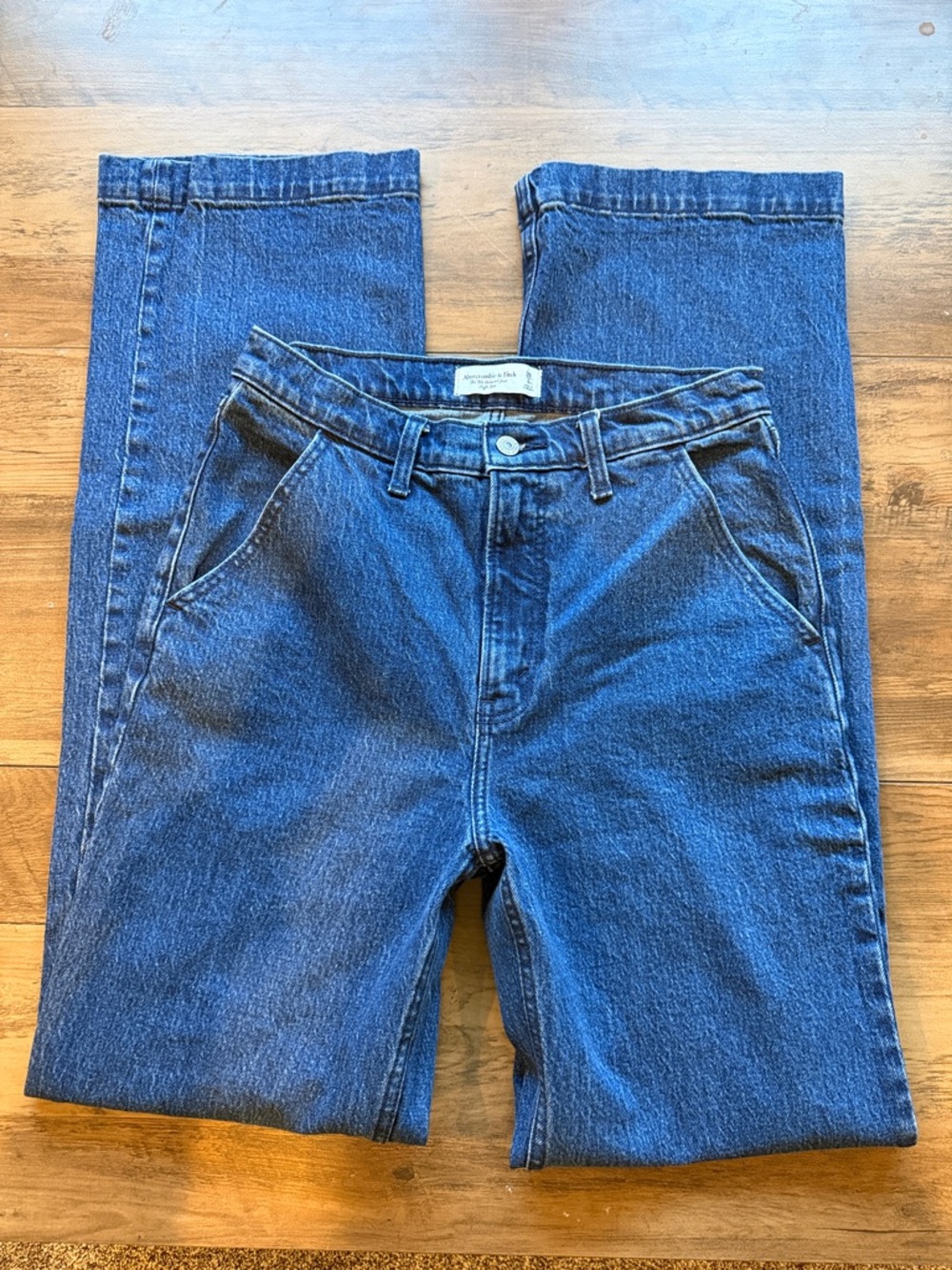 Abercrombie and Fitch 90s relaxed high-rise Jean